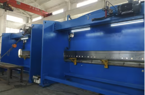 กรณี บริษัท ล่าสุดเกี่ยวกับ Russian Client Expands Steel Bending Capacity with 3200KN CNC Tandem Press Brake, 8000mm Width