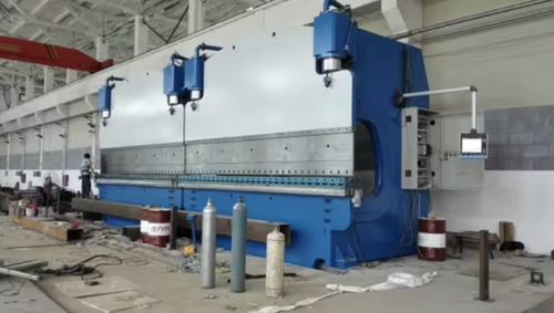 กรณี บริษัท ล่าสุดเกี่ยวกับ Vietnamese Steel Fabricator Adopts 12000KN CNC Tandem Press Brake for 12000mm Wide Bending