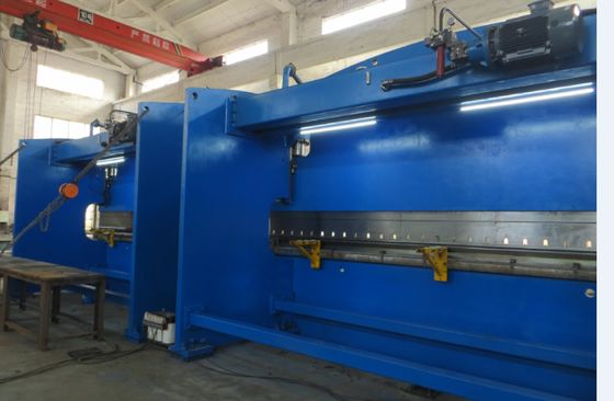 Good price 3200N 8000mm CNC ควบคู่เบรกกด / เครื่องดัดไฮดรอลิสำหรับเสาโคมไฟ ออนไลน์