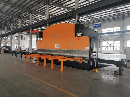 8200mm 45 Kw Cnc ไฮดรอลิก เครื่องดันเบรค เครื่องยางคาร์บอนอัตโนมัติ