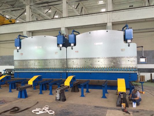 CNC Tandem Hydraulic Press Brake Model 2-WE67k-1200/6250 สําหรับการผลิต เครื่องขนส่งแบบโมโนโปล ทาวเวอร์ทูบัวและม้าสูง