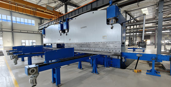 650 ตัน Tandem CNC Hydraulic Press Brake Machine สําหรับการผลิตเสาเบาและเสาสูง