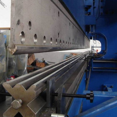 CNC Tandem Hydraulic Press Brake Model 2-WE67k-1200/6250 สําหรับการผลิต เครื่องขนส่งแบบโมโนโปล ทาวเวอร์ทูบัวและม้าสูง