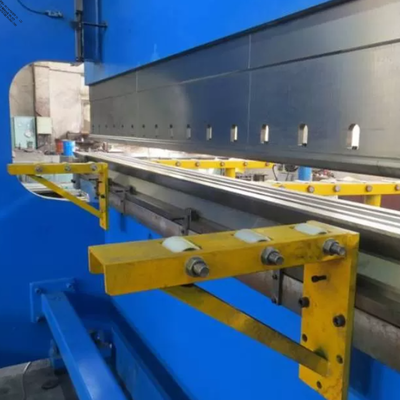 เครื่องดัด CNC Double Linkage สำหรับเสาไฟถนนแปดเหลี่ยมเรียวยาว 14 ม