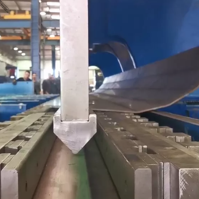 Heavy Duty 2 × 650Ton 7M CNC Tandem Press Brake สำหรับการผลิตเสาไฟเรียวยาวและแปดเหลี่ยม
