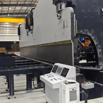 Heavy Duty 2 × 650Ton 7M CNC Tandem Press Brake สำหรับการผลิตเสาไฟเรียวยาวและแปดเหลี่ยม
