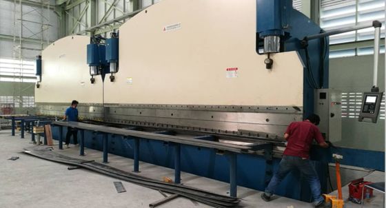 3200N 8000mm CNC ควบคู่เบรกกด / เครื่องดัดไฮดรอลิสำหรับเสาโคมไฟ