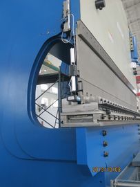 63 แผ่นตันอัตโนมัติเต็มรูปแบบไฮดรอลิเครื่อง CNC โลหะกดเบรค