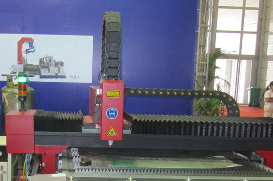 สูงเร็วโลหะแผ่นใยซีเอ็นซีเลเซอร์เครื่องตัด / อุปกรณ์